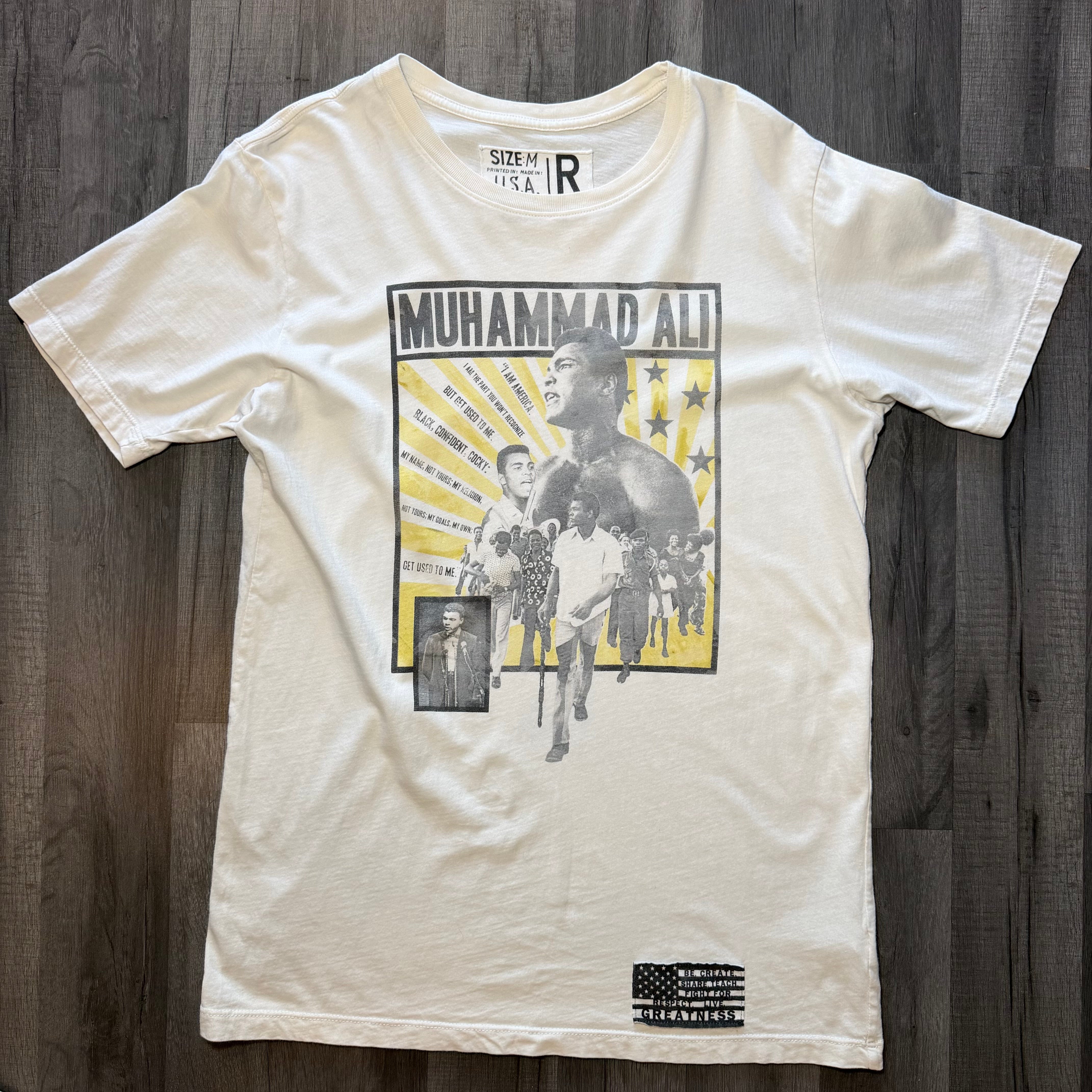 Roots of Fight Muhammad Ali - I Am America T-Shirt (Size Medium)