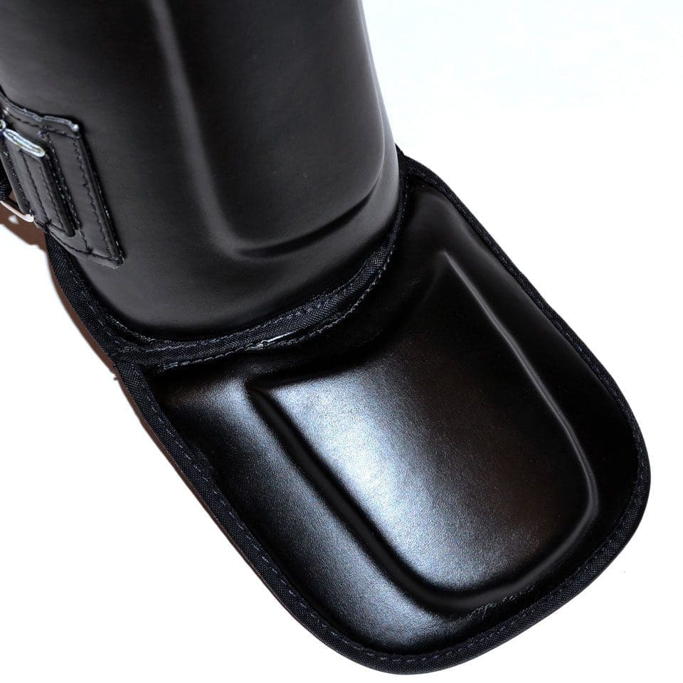 Fairtex Sp3 Muay Thai Shin Guards Black with Fairtex Logo