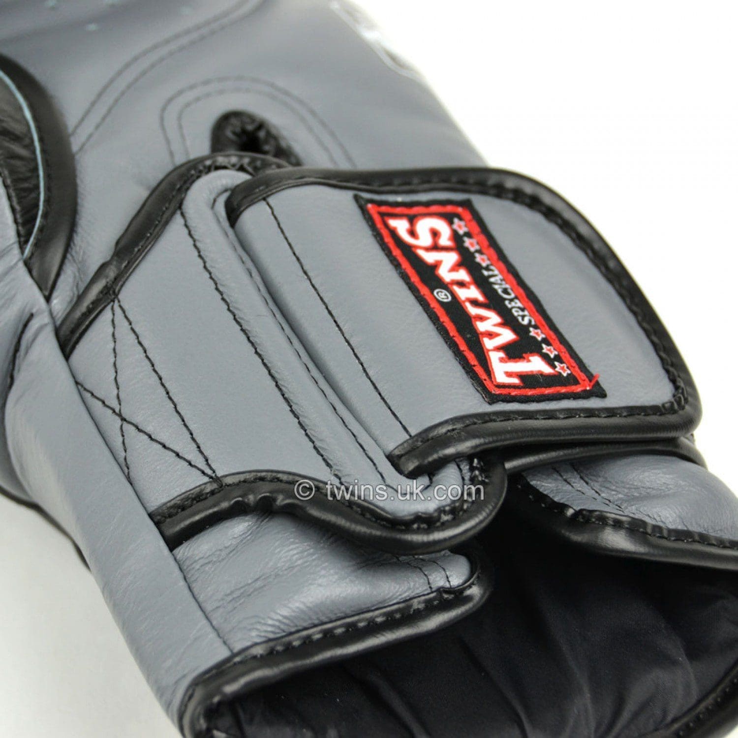 Twins Deluxe Boxing Gloves BGVL6
